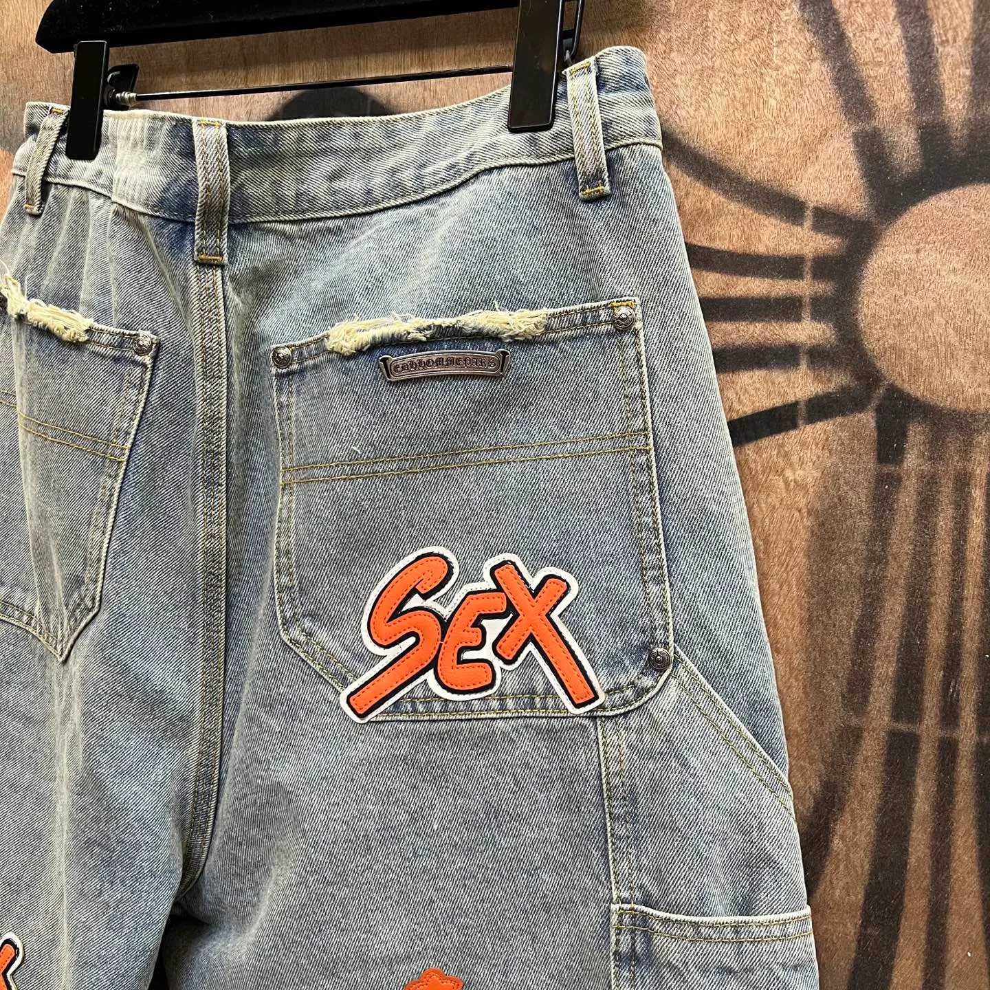 P520 chrome hearts limited series new city limited jeans Chrome Hearts city limited denim shorts vintage levis American made 501 505 517 base version remake Levis American made 501 base version imported sheepskin 925 silver remake Customers provide waist and pants length or height and weight. The studio will select the most suitable base version for you to remake. There are many people doing remakes in the market. Don’t belittle or comment. The difference is visible to the naked eye. See and compare for yourself #CHROME HEARTS Unisex style